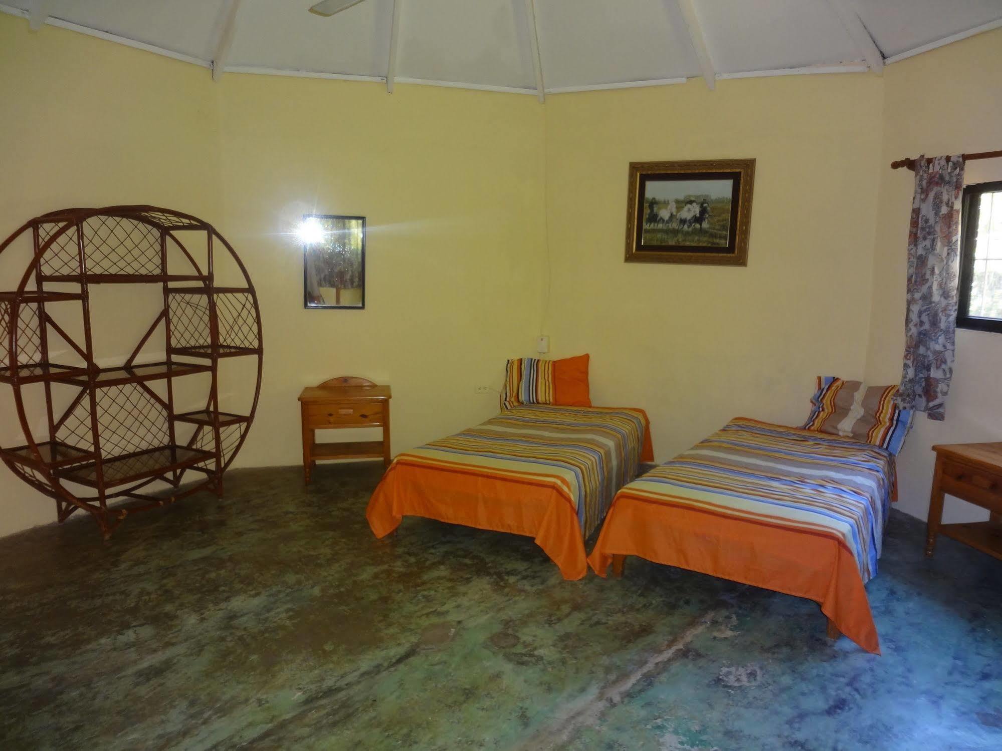 Gipsy Ranch Rooms Cabarete ภายนอก รูปภาพ